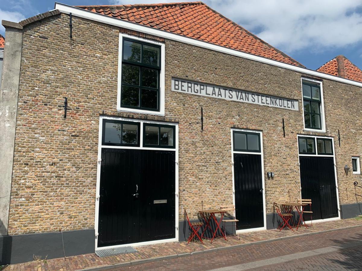 Pakhuis Aan De Haven - Bakboord Zierikzee Extérieur photo